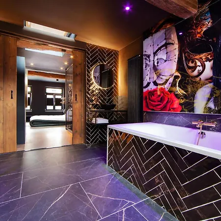 Gorgeous In With Kitchen